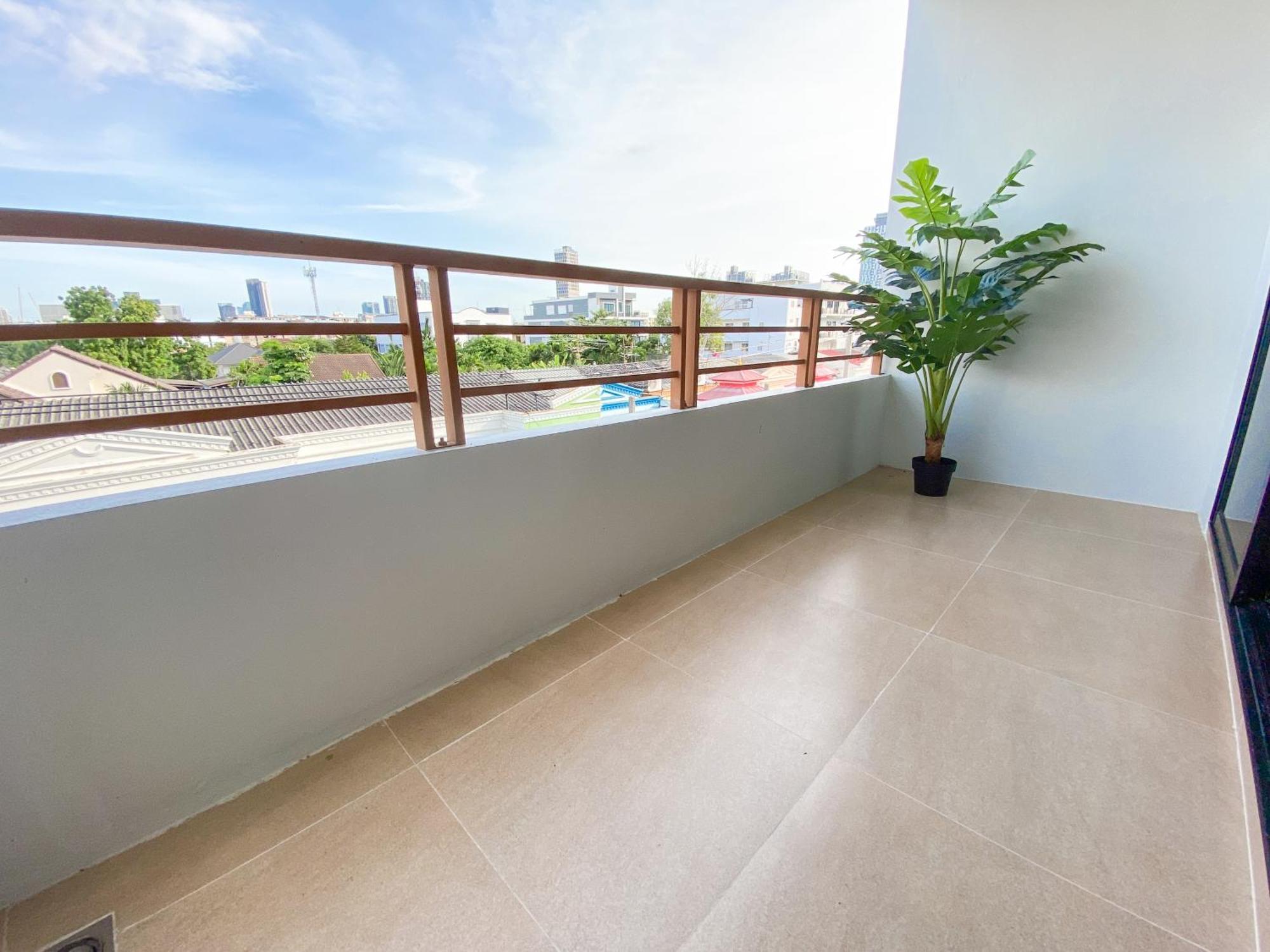 Gp House Bangkok - Sukhumvit Onnut Bts Skytrain Hotel Exterior foto